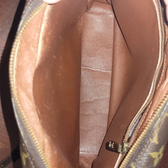 Louis Vuitton Authentic Potomac Crossbody Messenger - Picture 11 of 16